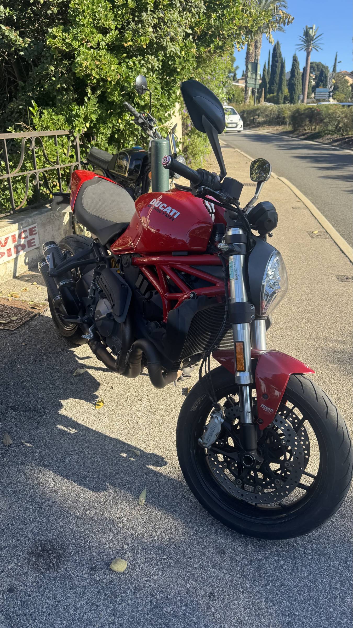 DUCATI MONSTER 821