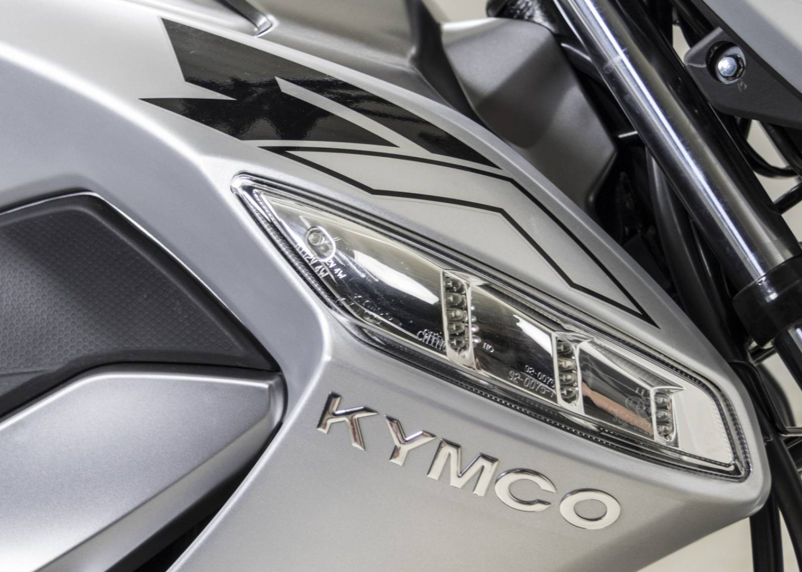 Moto KYMCO VISAR 125 : logo