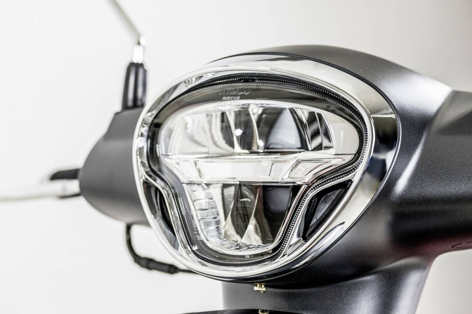 Scooter KYMCO NEW LIKE 50 : phare avant 