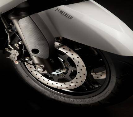 MAXI SCOOTER KYMCO MYROAD 700i 